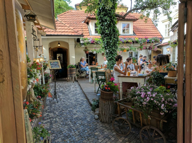 Quán cà phê tuyệt đẹp này nằm tại thành phố Prague, Cộng hòa Czech.