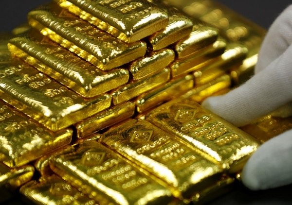 Gold price today 8/11: Gold cools after a terrible increase - 1