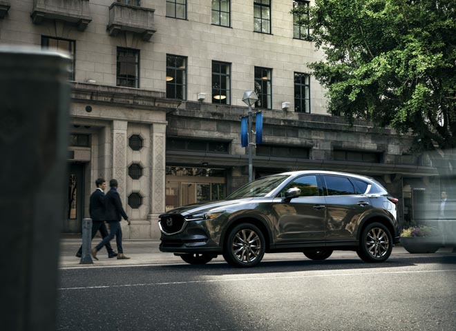 Mazda giới thiệu CX-5 2019 Signature: Nâng cấp nội thất, giá từ 848 triệu đồng - 1