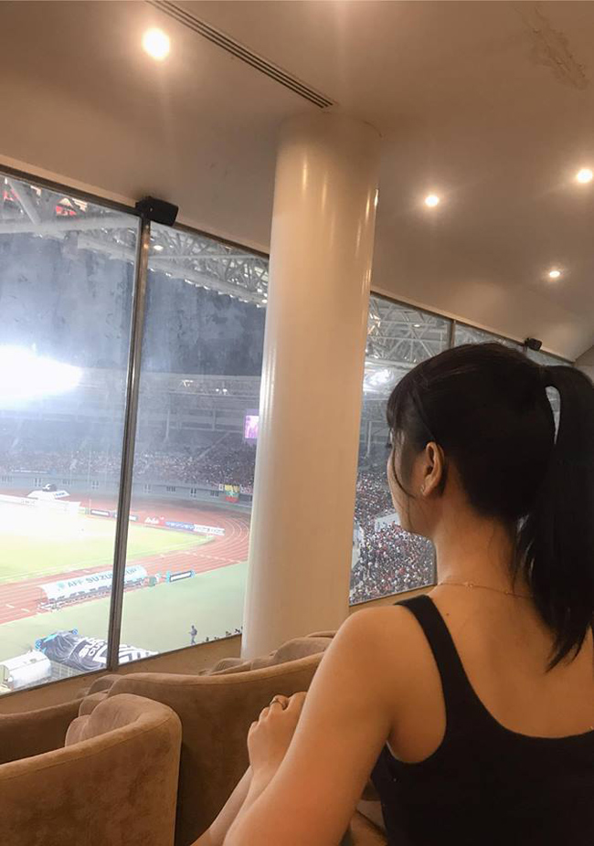 Ngay sau khi tạo được "cơn sốt" với hình ảnh ở phòng VIP sân vận động, Tay Zar Ko Ko đã có trên 80.000 người theo dõi trang cá nhân. Sức nóng của bóng đá giúp tên tuổi cô nổi tiếng chỉ sau một đêm.