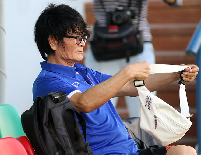 “Busquets&#34; của ĐT Việt Nam được “thần y” của Park Ji Sung chữa trị - 1