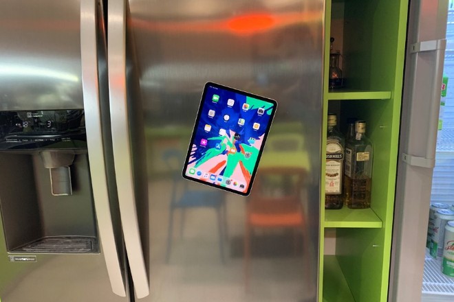 iPad Pro 2018 có thể dính vào mọi thứ nhưng hãy cẩn thận - 1