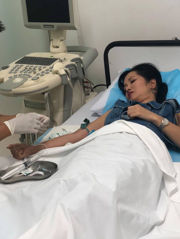 Hong Nhung is a singer in hospital after a man has been hospitalized to announce the new love - 1