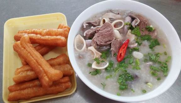 Điểm mặt những quán ăn có tiếng lâu đời ở Sài Gòn Diem-mat-nhung-quan-an-co-tieng-lau-doi-o-Sai-Gon-3-1543143661-806-width576height330