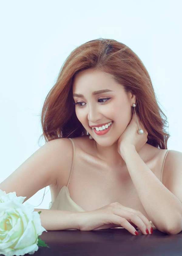 1543894210 512 phuong hang 6 1543808170 width600height840 "Bản sao Mai Phương Thuý" chia sẻ việc lột xác để sexy giống bản chính