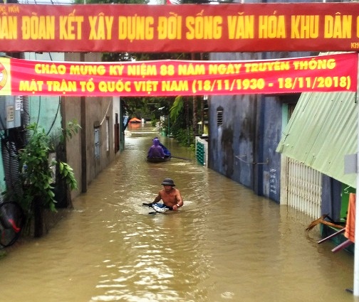 Quảng Nam: Lũ lên thần tốc, dân làm bè dã chiến thoát thân trong đêm - 1