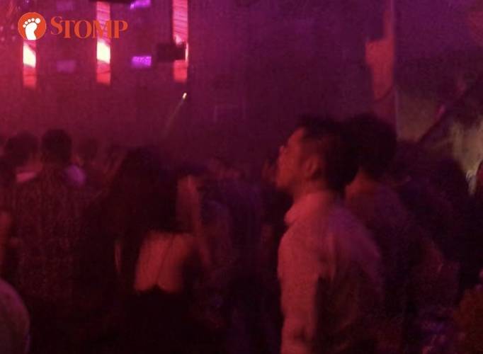 Lần đầu gặp trai lạ ở quán bar Singapore, cô gái Việt không ngừng nhung nhớ, quyết đi tìm - 1