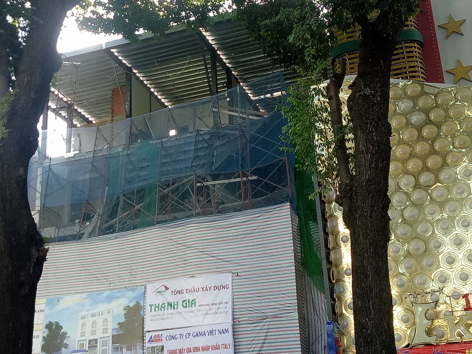 3 injured after 2 noise on a construction site in Segon