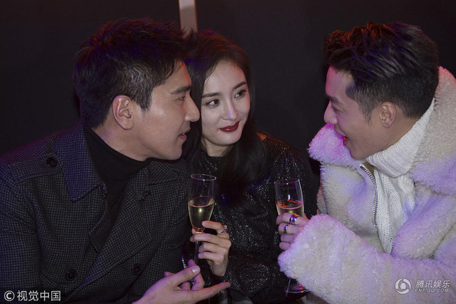 Duong Muc is a permanent lawyer, who works as a male actor while living with her husband.