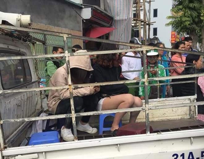 & # 34; tall between the tungs and # 34; mortar clan; poor person near the road