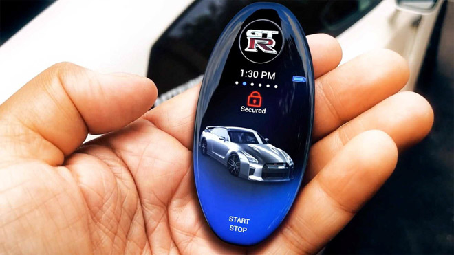 Nissan GT-R được trang bị chìa khoá với màn hình cảm ứng - 1
