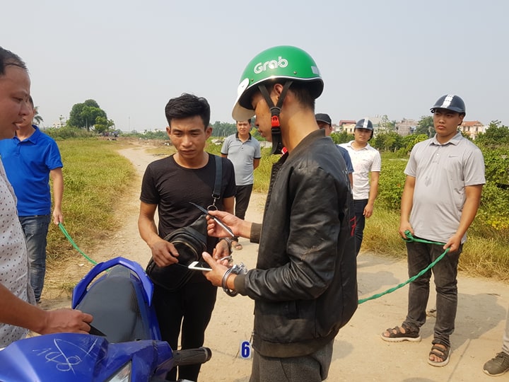 Cận cảnh 2 nghi phạm thực nghiệm hiện trường vụ sát hại nam sinh chạy Grab - 5