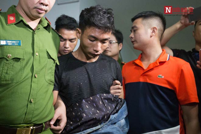 Vụ sát hại tài xế Grab: Cận cảnh áp giải 2 đối tượng về Hà Nội - 5