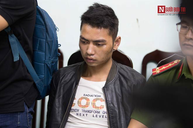 Vụ sát hại tài xế Grab: Cận cảnh áp giải 2 đối tượng về Hà Nội - 11