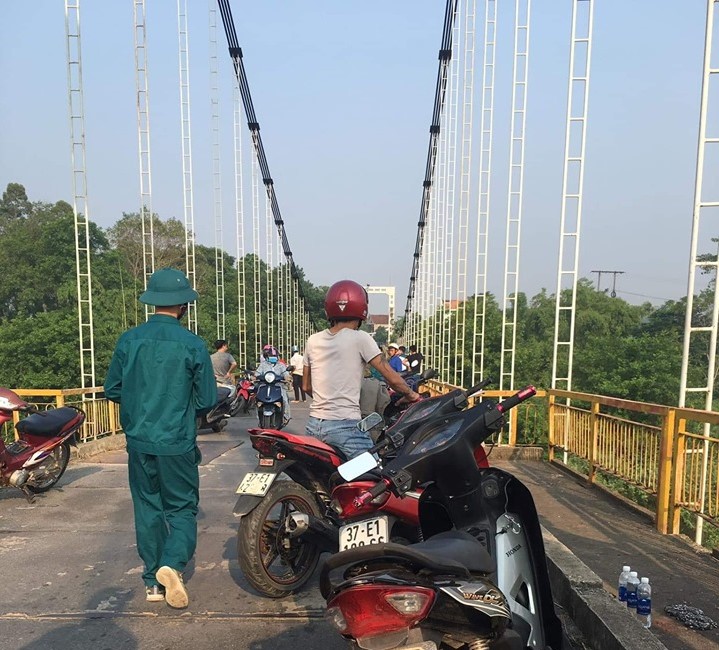 Nghi vấn cô gái vừa tốt nghiệp đại học gieo mình xuống sông tự tử - 2
