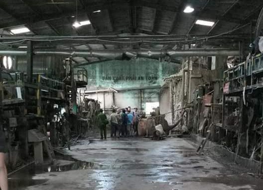 Công nhân chết bất thường, người nhà đưa xác đến công ty đòi làm rõ - 2