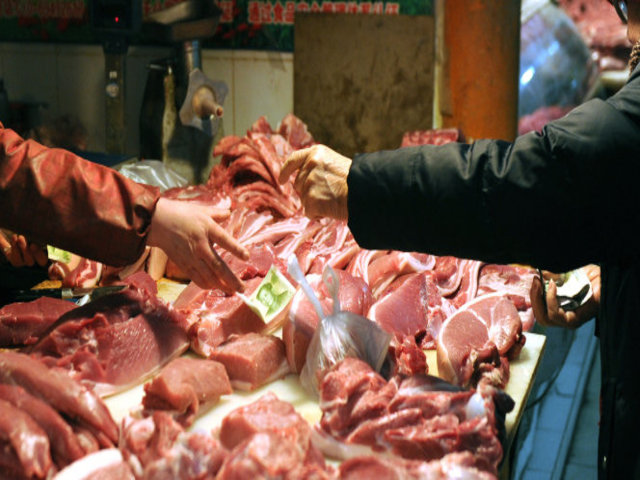 Không đủ thịt lợn để ăn, người dân Trung Quốc chuyển sang ăn thịt giả