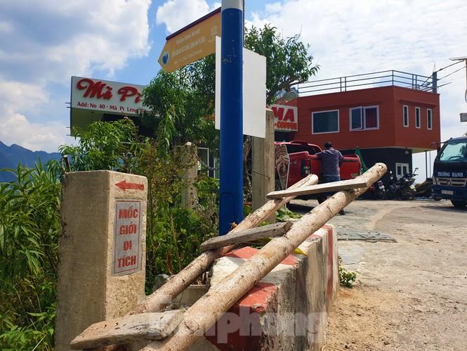 Panorama Mã Pì Lèng vẫn chật cứng khách trong 'tâm bão' - 6