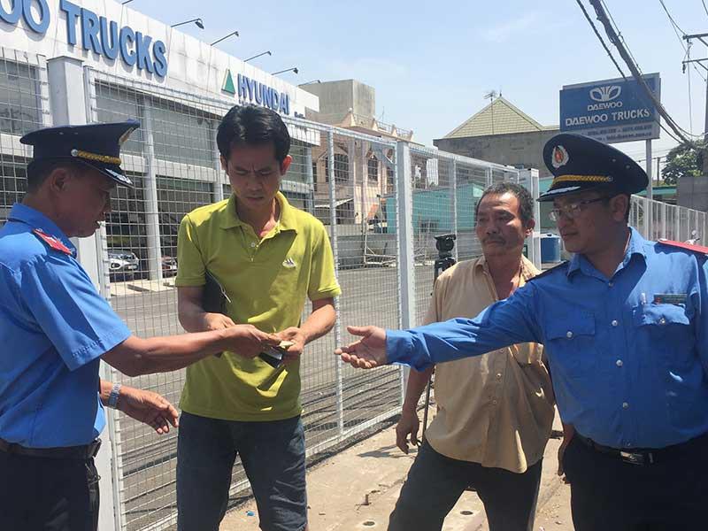 Nạn bằng lái giả "anh bế em" bùng phát - 2