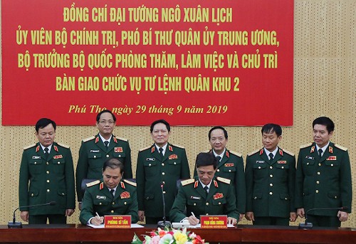 Điều động, bổ nhiệm 5 tướng lĩnh quân đội trong các vị trí Tư lệnh Quân khu - 3