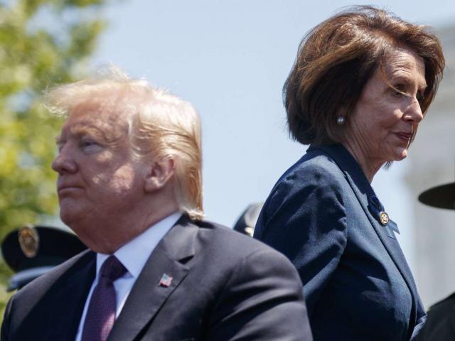 Ông Trump nổi giận đòi luận tội Chủ tịch hạ viện Mỹ Pelosi vì ”phản quốc”