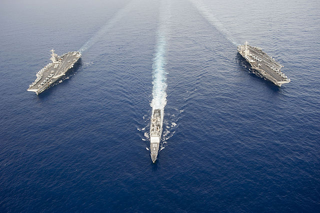 Nhóm tàu chiến Mỹ làm dậy sóng biển Đông - 1