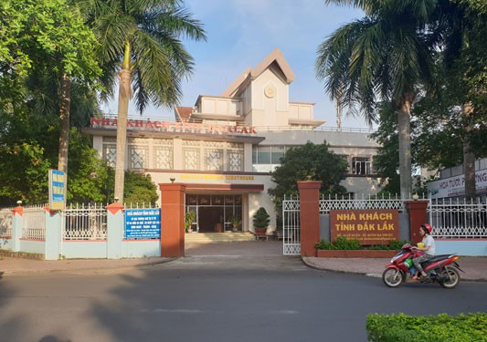 Vụ nữ trưởng phòng ở Tỉnh ủy Đắk Lắk mạo tên: Xử lý trách nhiệm cán bộ liên quan - 1