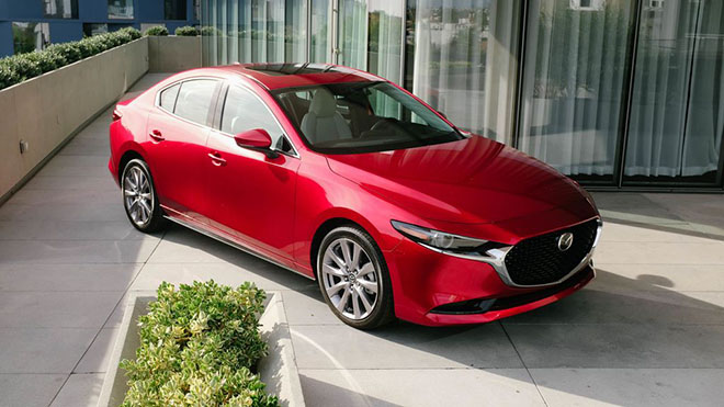 Sự xuất hiện của Mazda3 thế hệ mới liệu có khiến ngôi vương của Toyota Corolla Altis bị lung lay? - 1