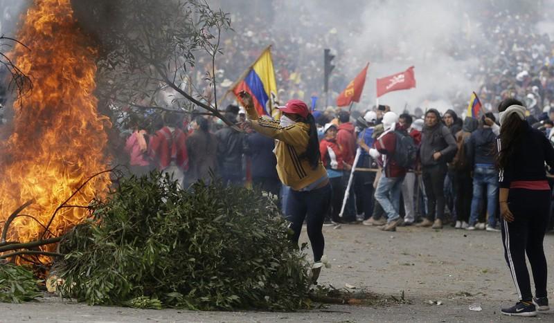 Ecuador: Biểu tình lớn, Quốc hội bị chiếm, chính phủ tháo chạy - 3