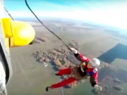 Người đàn ông Nga rơi tự do từ độ cao 800m sau khi nhảy khỏi trực thăng