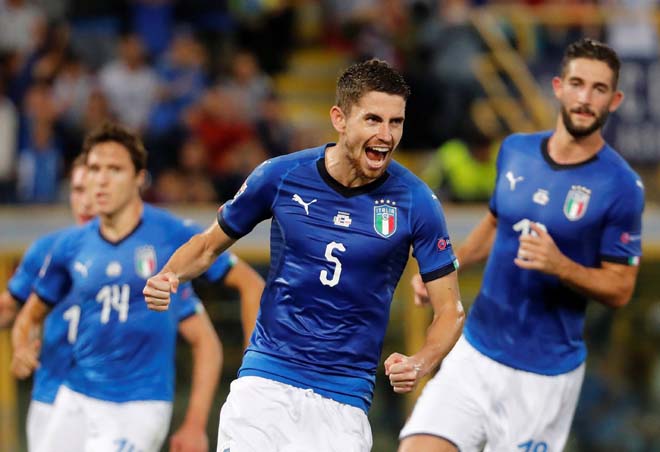 Tin HOT bóng đá tối 13/10: ĐT Italia thăng hoa, HLV Mancini áp sát kỷ lục - 1