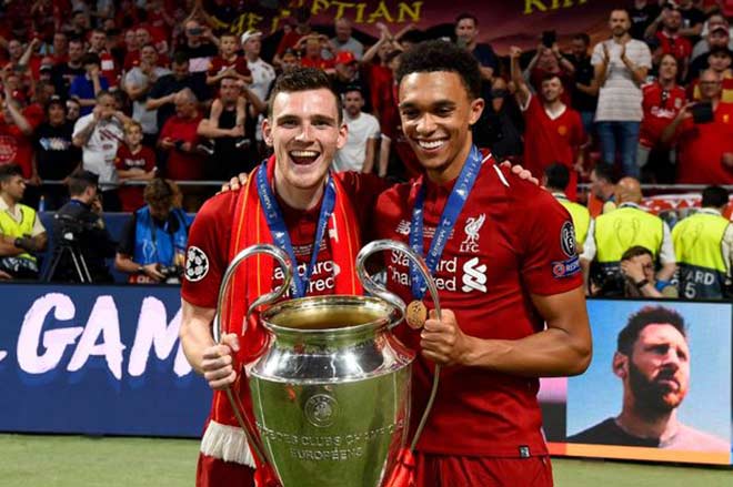 Siêu hậu vệ biên Liverpool lập kỷ lục Guinness, đẳng cấp tạt bóng như Beckham - 2