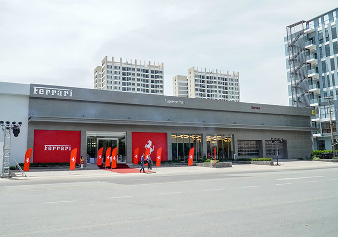 Ferrari chính thức khai trương showroom đầu tiên tại Việt Nam - 1