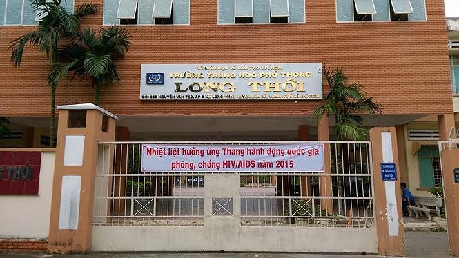 'Cô giáo lên lớp không giảng bài' tiếp tục bị đình chỉ vì ném vở học sinh - 1