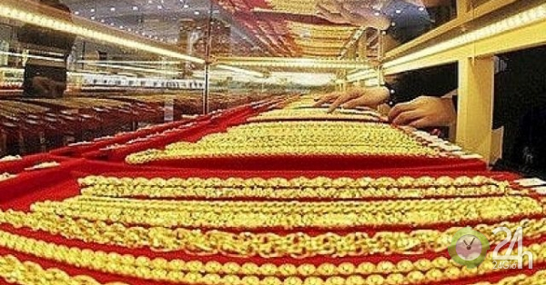 Giá vàng hôm nay 24/10: Thế giới bất ổn, vàng vững đà tăng