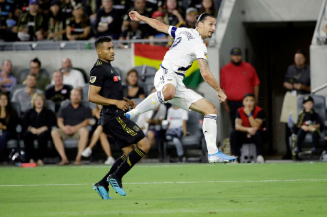 Ibrahimovic hành động khiếm nhã phát ngôn ngạo mạn, sắp đến Ý đấu Ronaldo - 1