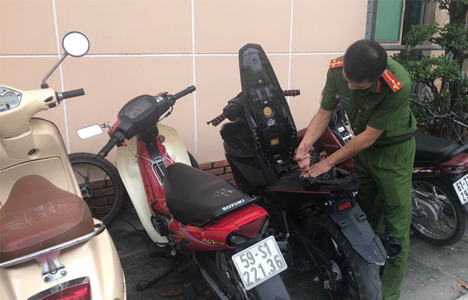 Bắt nhóm nghiện ma tuý, phát hiện đường dây trộm xe máy - 1