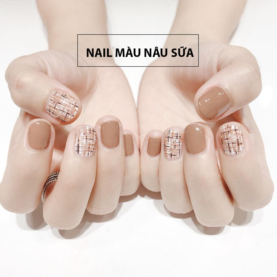 30 Mẫu sơn móng tay đẹp hot nhất mang lại vẻ đẹp sang trọng nhẹ nhàng - 21