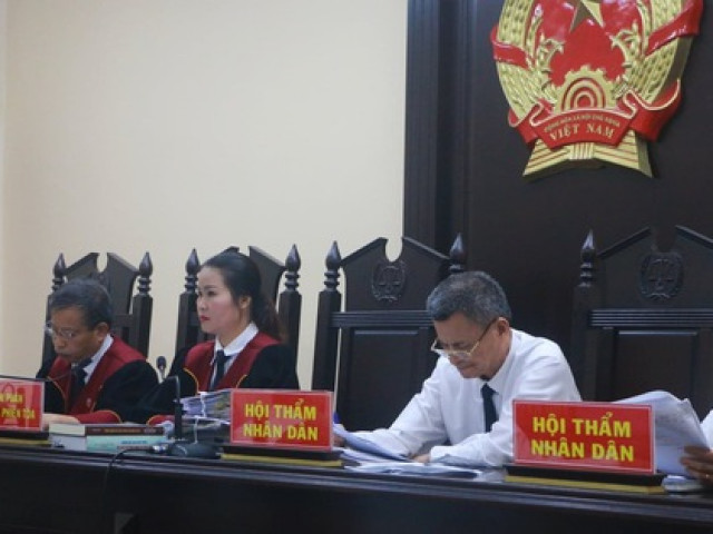 Mẹ của Phó trưởng Đoàn ĐBQH tỉnh Hà Giang sẽ bị "khiển trách" vì "nhờ vả" nâng điểm