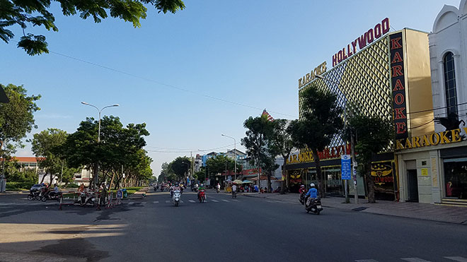 Đứng xem 2 cô gái đánh nhau, hai nhóm người hiếu kỳ lao vào hỗn chiến kinh hoàng - 2