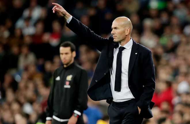 Real Madrid nhớ Ronaldo da diết: Vinh quang của Zidane làm mờ mắt - 2