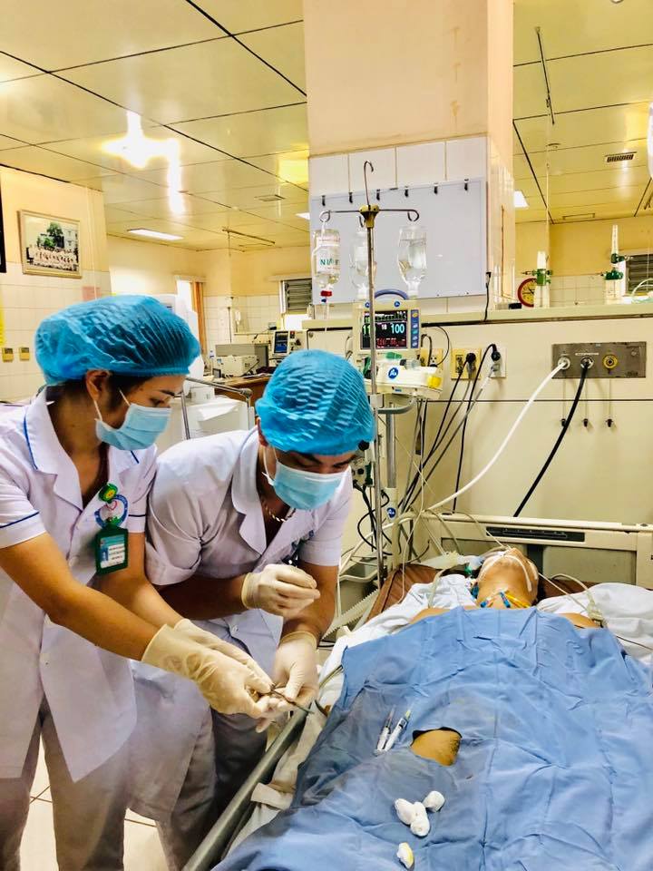 Ngã từ độ cao 15m xuống đất, nam thanh niên bị cây nhọn đâm xuyên người - 1