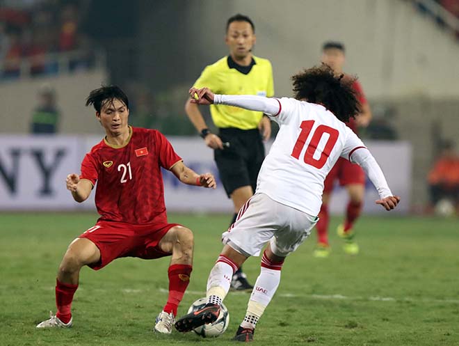Tuấn Anh đẳng cấp cao đánh bại SAO xuất sắc nhất châu Á của UAE - 11