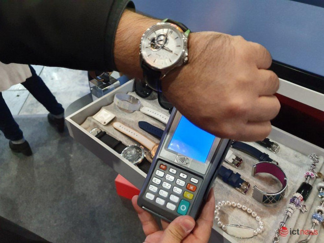 Công ty này muốn biến đồng hồ cổ điển của bạn thành thiết bị thanh toán - 1