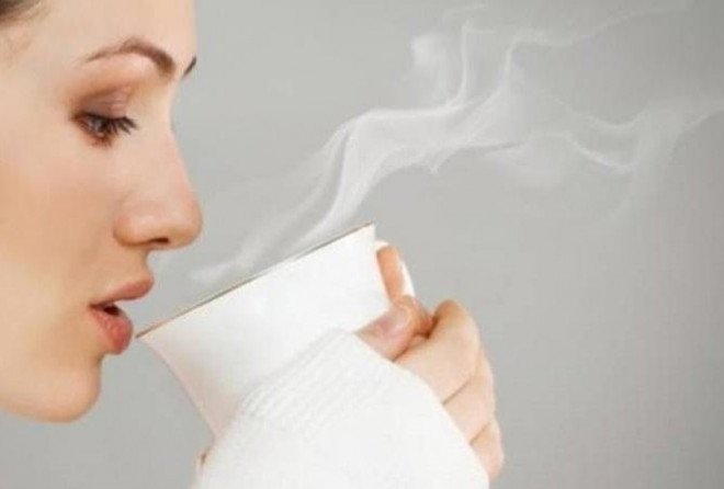 Uống một cốc nước ấm mỗi sáng theo cách này, công dụng hơn "thần dược" - 1