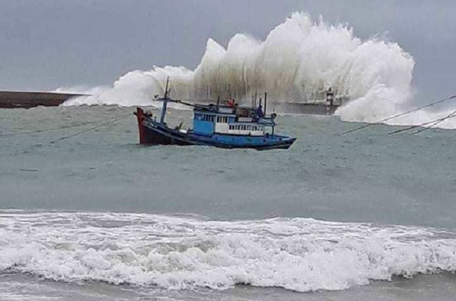 Hai cơn bão liên tiếp ngoài khơi Thái Bình Dương sắp vào Biển Đông - 1