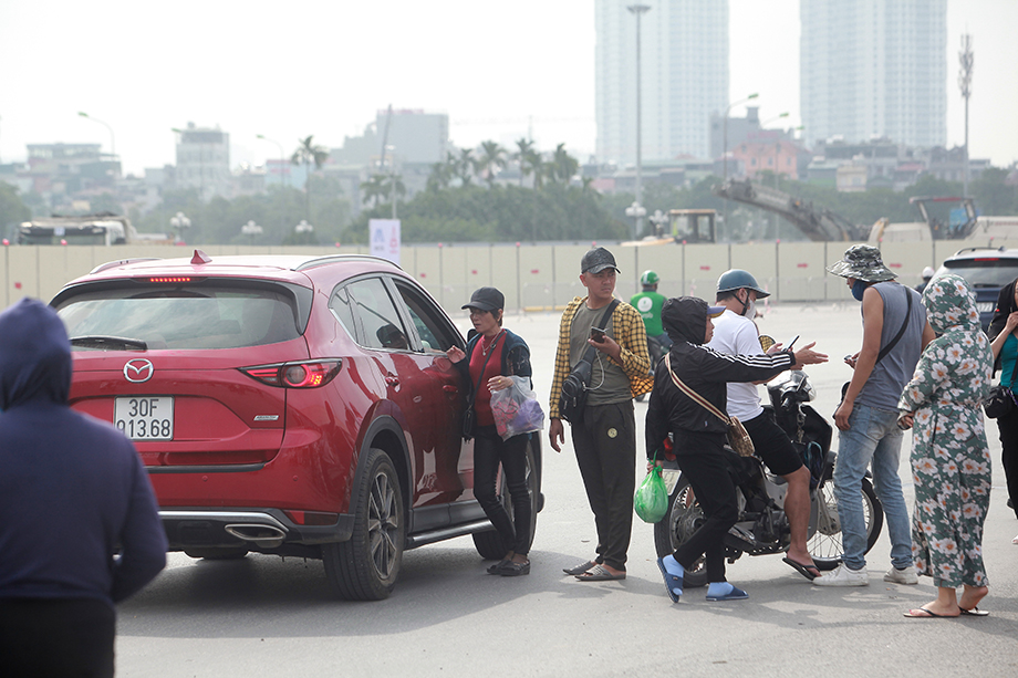 Giá vé trận Việt Nam – Thái Lan tăng chóng mặt, phe vé tiếc đứt ruột - 2