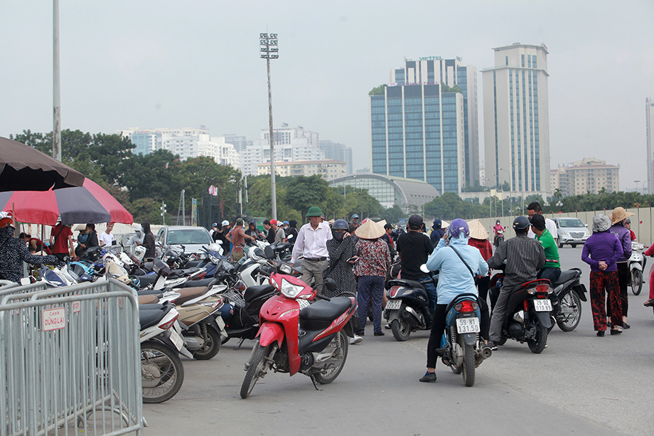 Giá vé trận Việt Nam – Thái Lan tăng chóng mặt, phe vé tiếc đứt ruột - 1