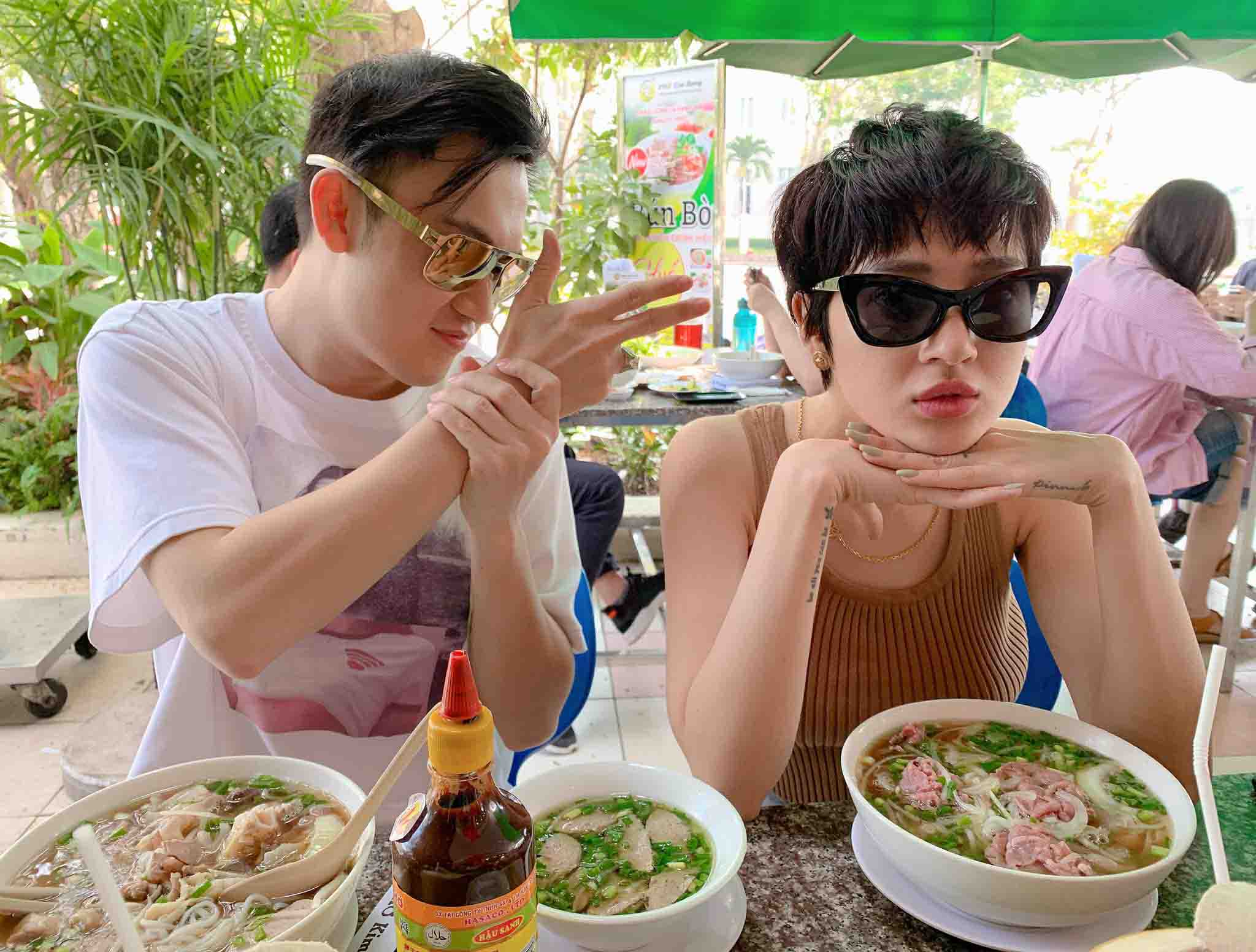 Xem VN đấu Thái Lan, sao Việt huỷ show, em trai Hoài Linh nói điều không ngờ - 1