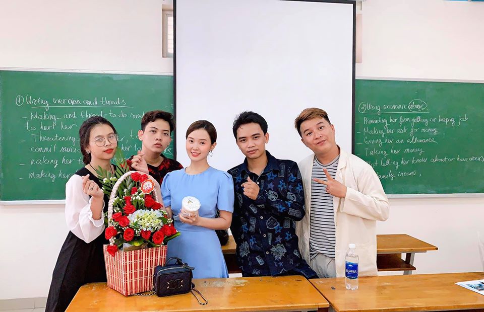 2 tình cũ của thiếu gia Phan Thành cùng nhận được quà đặc biệt trong 1 ngày - 1